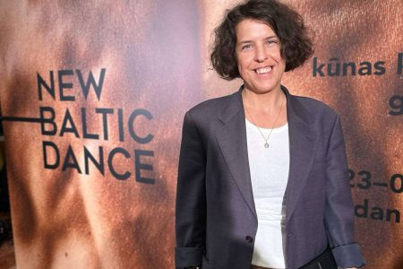 Kūno kalba per tris dešimtmečius: ilgametės žiūrovės patirtys „New Baltic Dance“ festivalyje