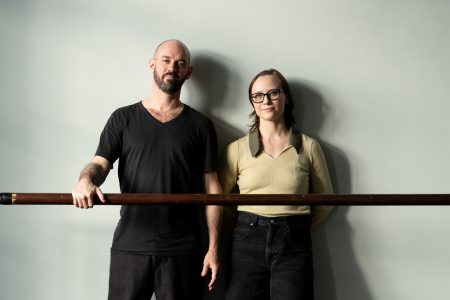 Būti ir nebūti vienu metu. Pokalbis su šokio spektaklio „SUPERTHING“ kūrėjais